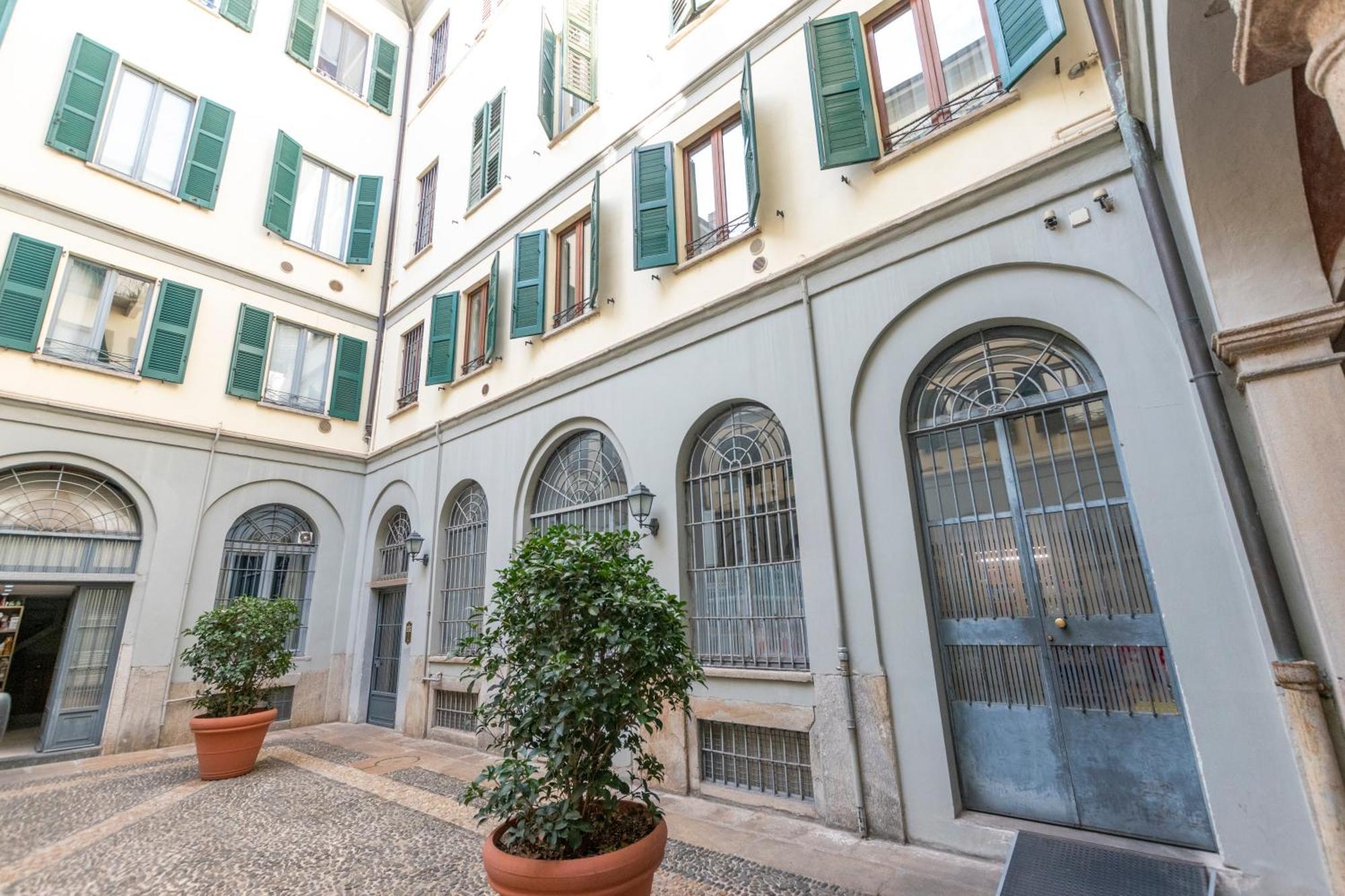Luxury Apartment Near Duomo Italia 38 Milano Ngoại thất bức ảnh